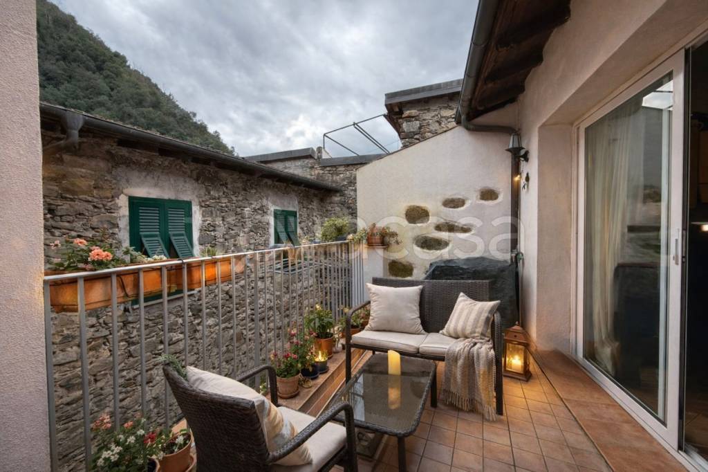 casa indipendente in vendita ad Isolabona