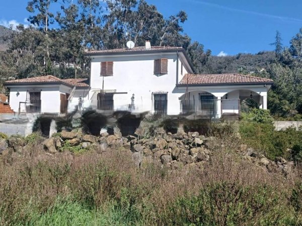 casa indipendente in vendita ad Isolabona