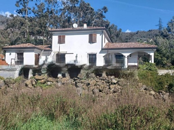 casa indipendente in vendita ad Isolabona