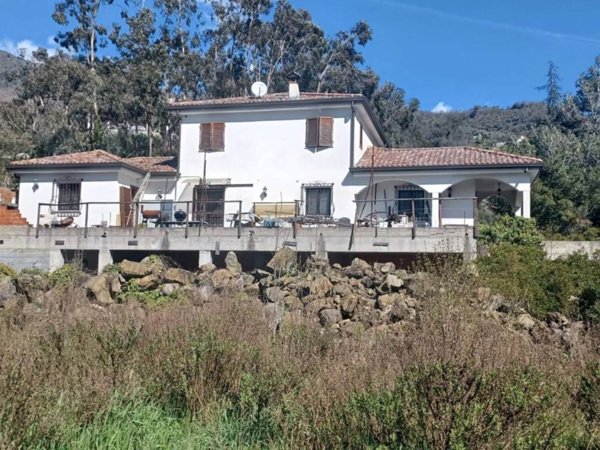 villa in vendita ad Isolabona