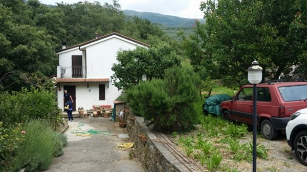 casa indipendente in vendita a Lucinasco