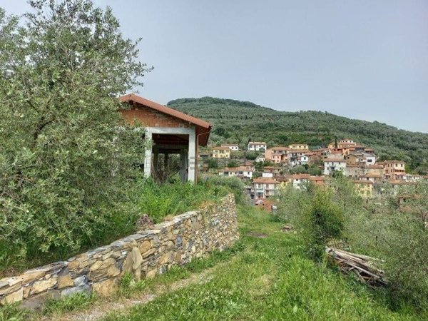 casa indipendente in vendita a Lucinasco