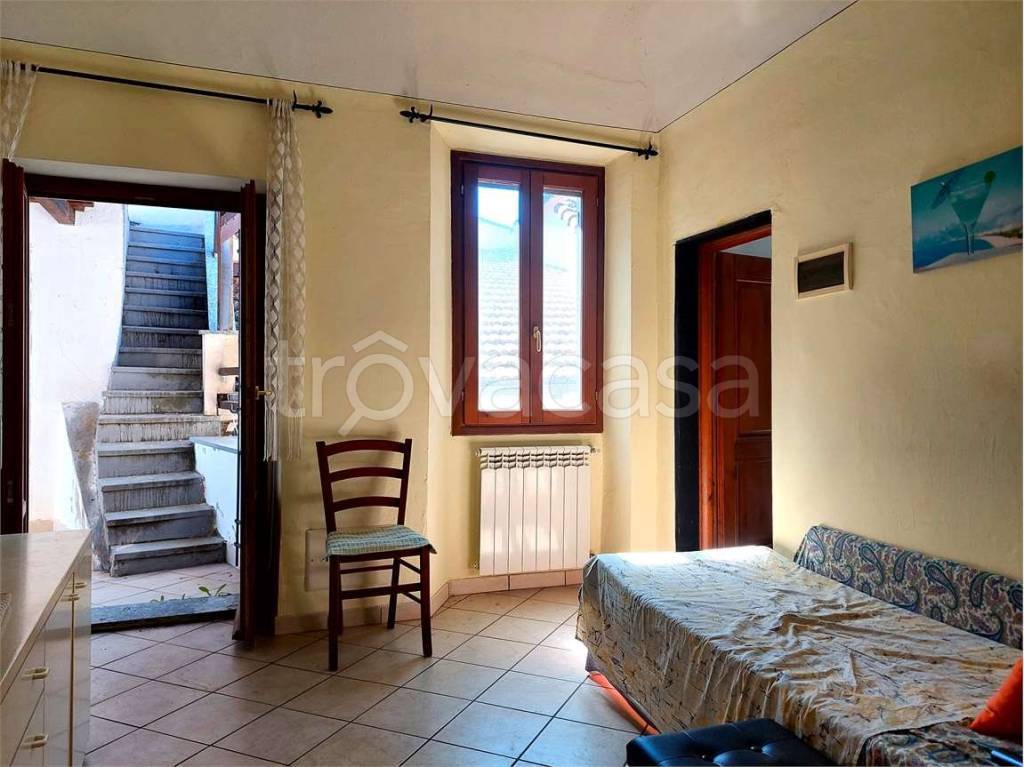 appartamento in vendita a Lucinasco in zona Borgoratto