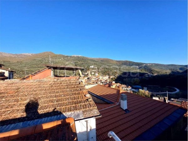 appartamento in vendita a Lucinasco in zona Borgoratto