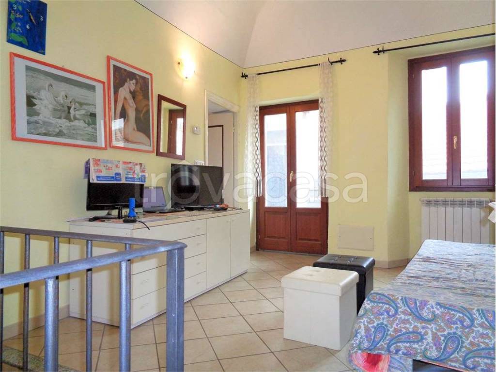 appartamento in vendita a Lucinasco in zona Borgoratto