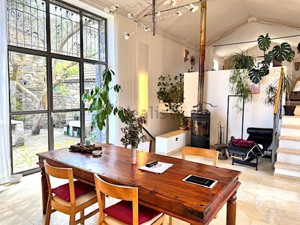 casa indipendente in vendita a Lucinasco