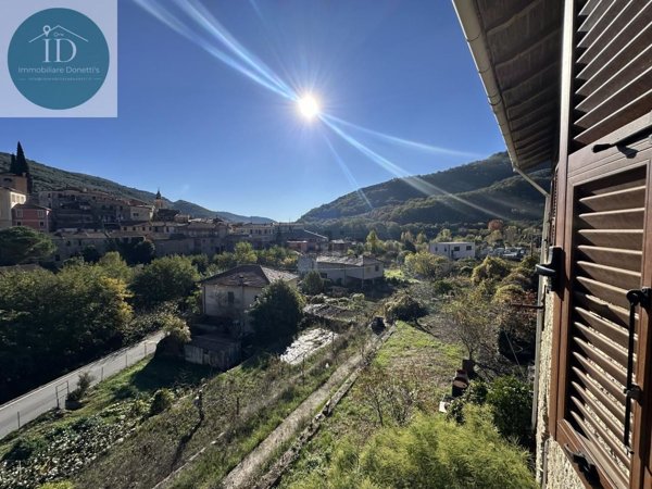 casa indipendente in vendita a Lucinasco
