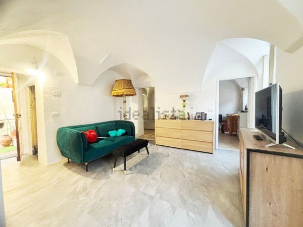 casa indipendente in vendita a Lucinasco in zona Borgoratto