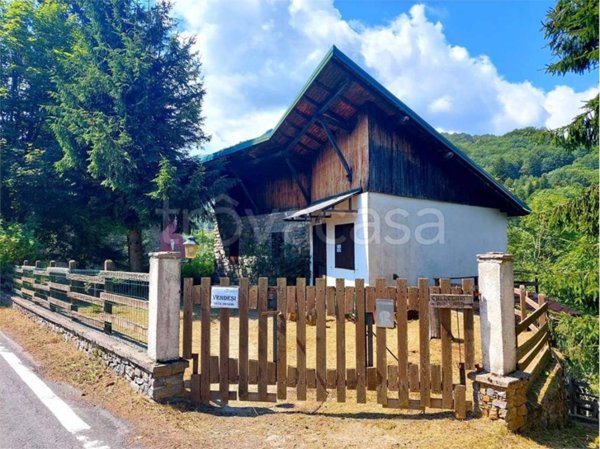 casa indipendente in vendita a Mendatica in zona San Bernardo di Mendatica