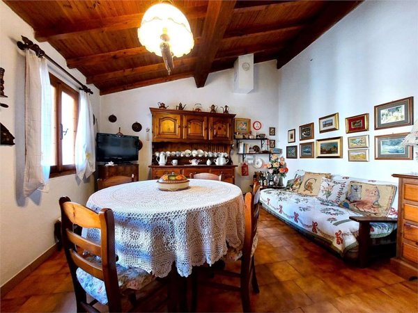 casa indipendente in vendita a Mendatica