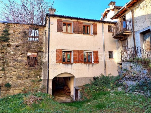 casa indipendente in vendita a Mendatica