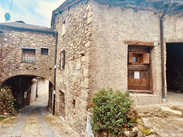 casa indipendente in vendita a Mendatica
