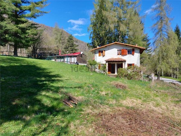 casa indipendente in vendita a Mendatica in zona Cian Prai