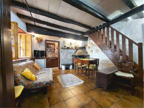 casa indipendente in vendita a Mendatica