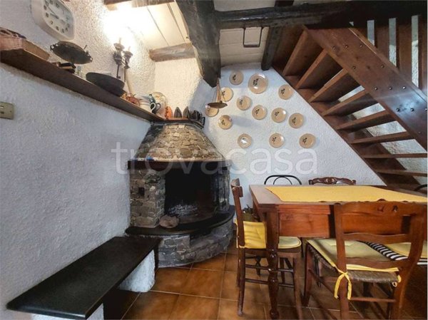 casa indipendente in vendita a Mendatica