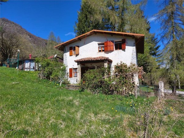 casa indipendente in vendita a Mendatica in zona Cian Prai