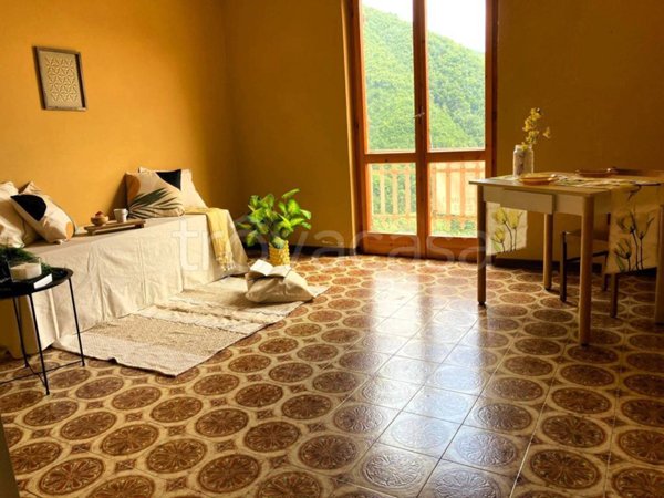 appartamento in vendita a Mendatica