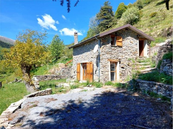 casa indipendente in vendita a Mendatica