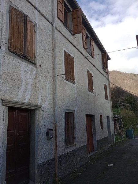 appartamento in vendita a Mendatica in zona San Bernardo di Mendatica