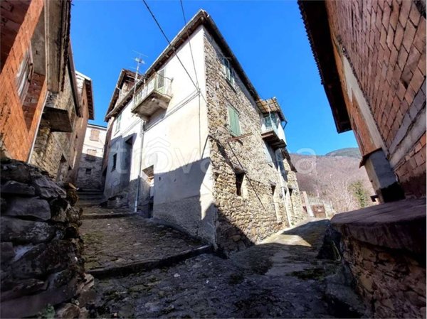 casa indipendente in vendita a Mendatica in zona San Bernardo di Mendatica