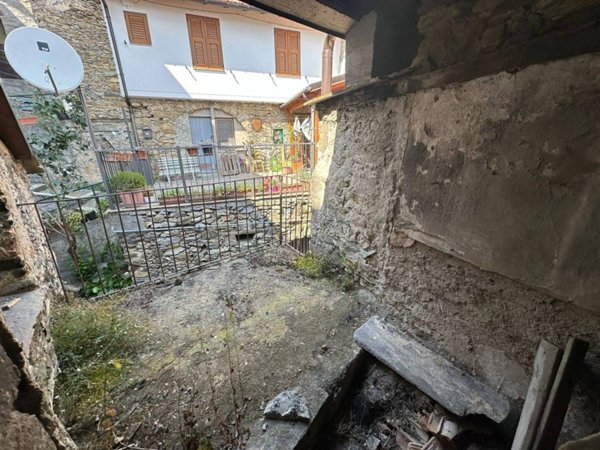 casa indipendente in vendita a Molini di Triora in zona Andagna