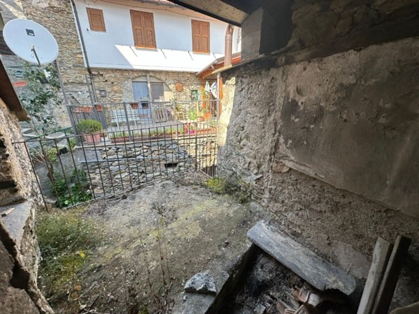 appartamento in vendita a Molini di Triora in zona Andagna