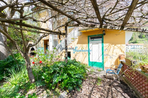 casa indipendente in vendita a Molini di Triora