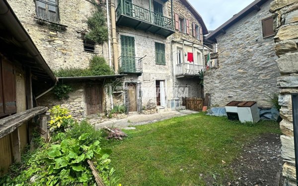 casa indipendente in vendita a Molini di Triora in zona Corte