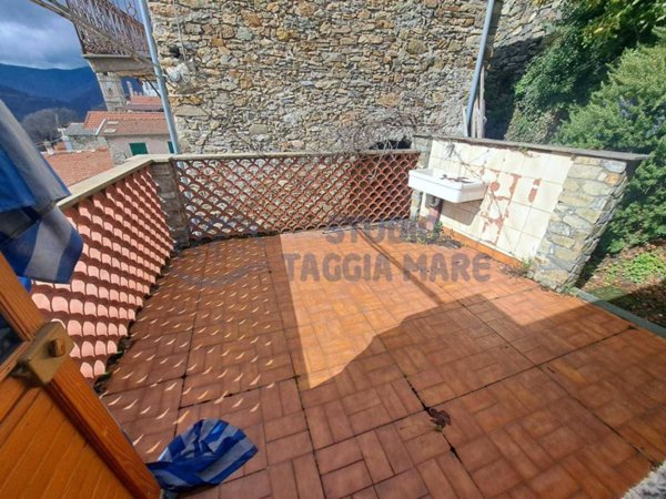casa indipendente in vendita a Molini di Triora in zona Andagna