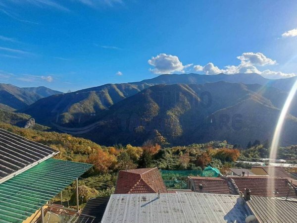casa indipendente in vendita a Molini di Triora in zona Andagna
