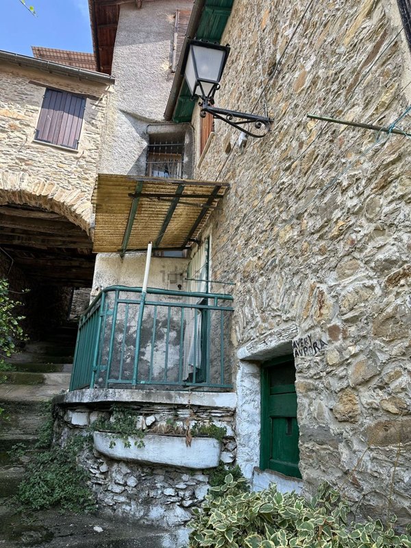 appartamento in vendita a Molini di Triora in zona Andagna