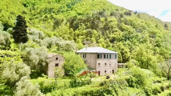 casa indipendente in vendita a Molini di Triora in zona Corte