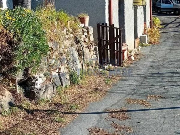 casa semindipendente in vendita a Molini di Triora in zona Agaggio Superiore