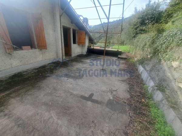 appartamento in vendita a Molini di Triora in zona Andagna