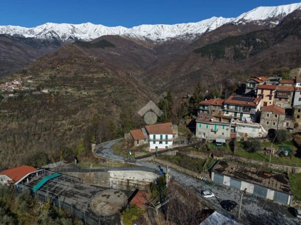 appartamento in vendita a Molini di Triora in zona Andagna