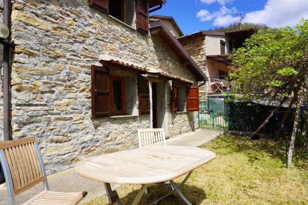 casa indipendente in vendita a Molini di Triora in zona Corte