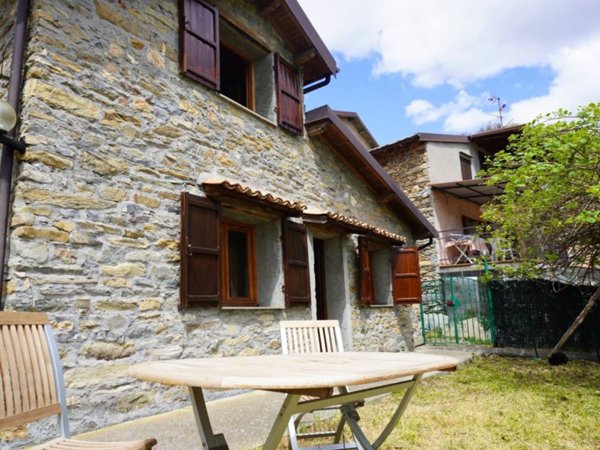 casa indipendente in vendita a Molini di Triora in zona Corte