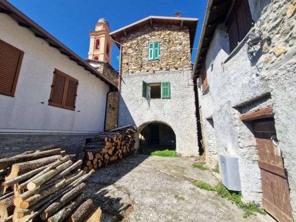casa indipendente in vendita a Molini di Triora in zona Corte