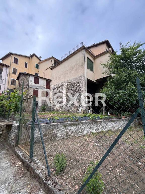 locale commerciale in vendita a Molini di Triora