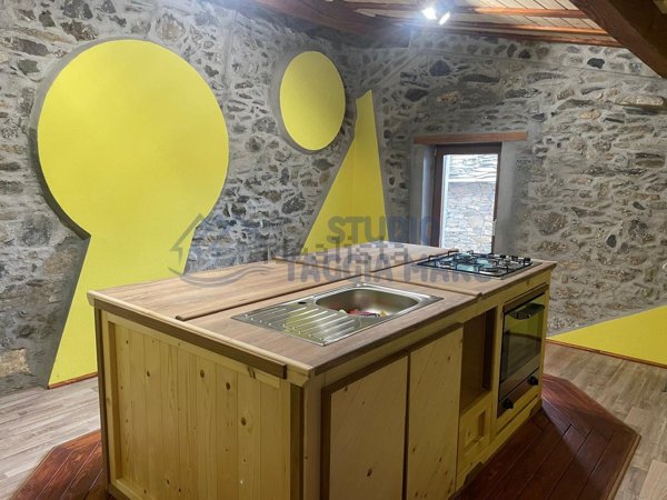 casa indipendente in vendita a Molini di Triora in zona Andagna