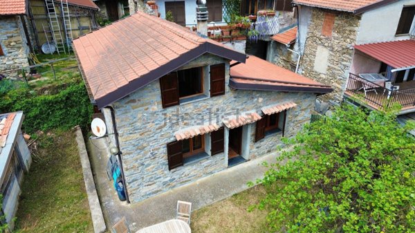 casa indipendente in vendita a Molini di Triora in zona Corte
