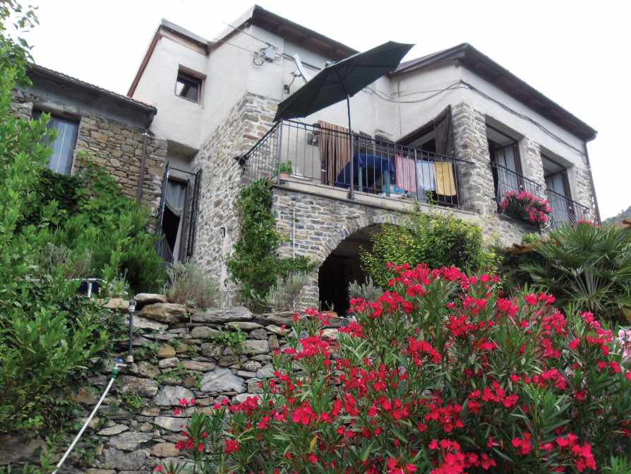casa indipendente in vendita a Molini di Triora in zona Andagna