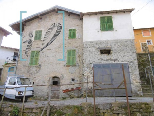 casa indipendente in vendita a Montegrosso Pian Latte
