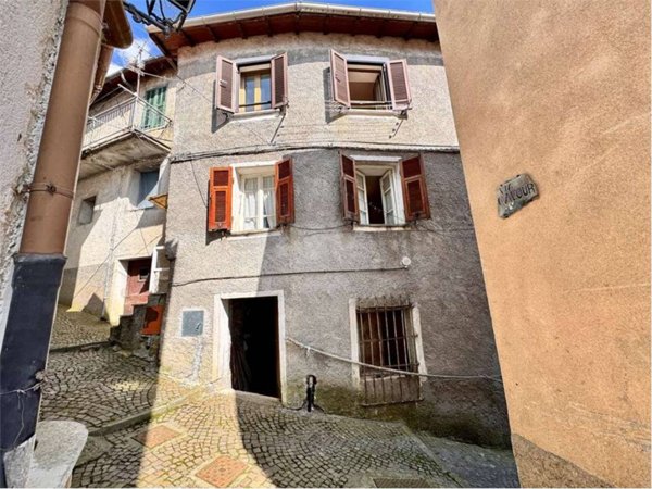 pentavano in vendita a Montegrosso Pian Latte