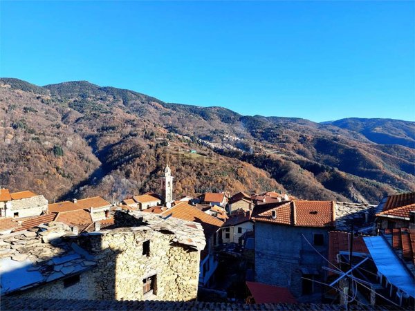 pentavano in vendita a Montegrosso Pian Latte