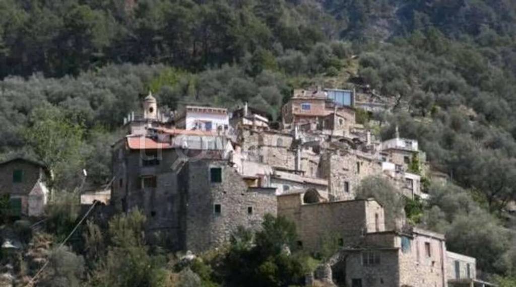 casa indipendente in vendita ad Olivetta San Michele in zona San Michele