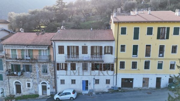 casa indipendente in vendita ad Olivetta San Michele in zona San Michele