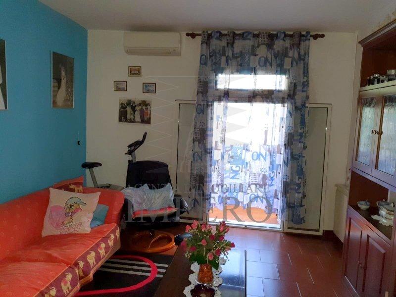 appartamento in vendita ad Olivetta San Michele in zona San Michele