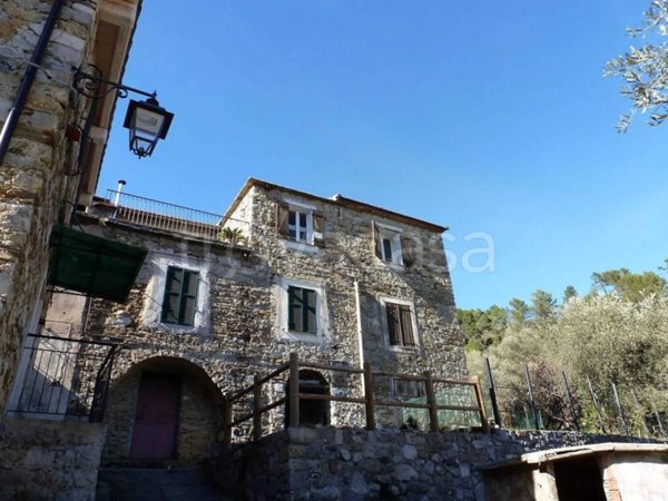 appartamento in vendita ad Olivetta San Michele in zona San Michele