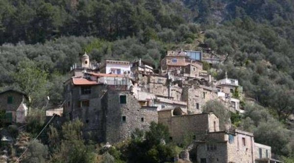 casa indipendente in vendita ad Olivetta San Michele in zona Fanghetto